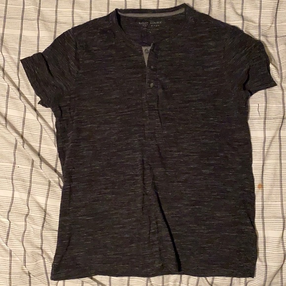 Men’s Large BR Henley Tee
